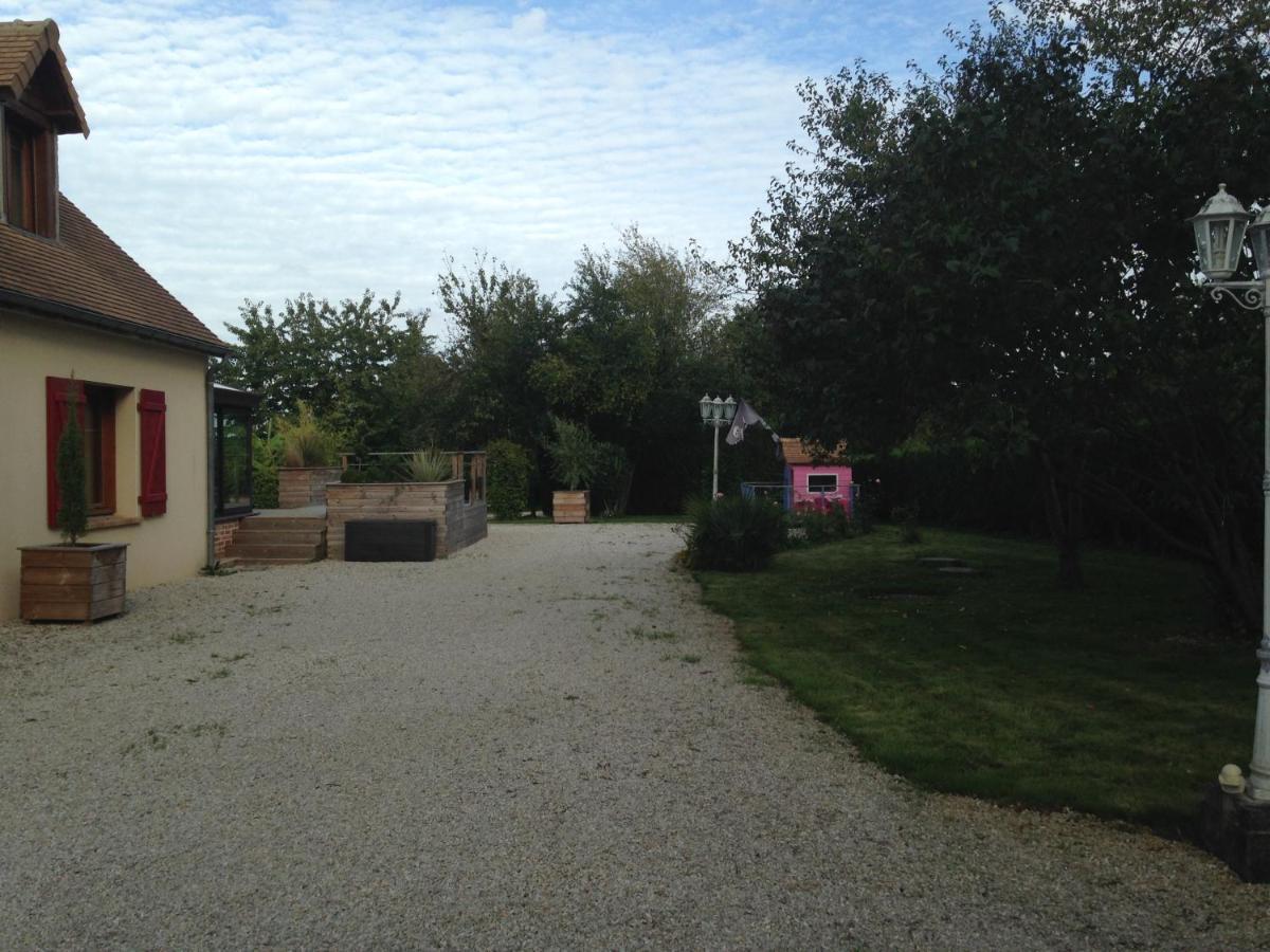 Les Petites Brosses Bed and Breakfast Montbizot Buitenkant foto